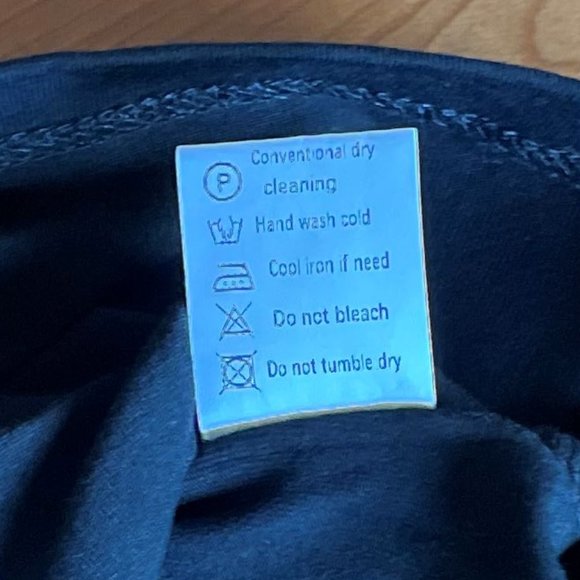 Women's Basic Long Sleeve Slim-Fit Square Neck Tee Shirt Top (NWOT) - Picture 15 of 15